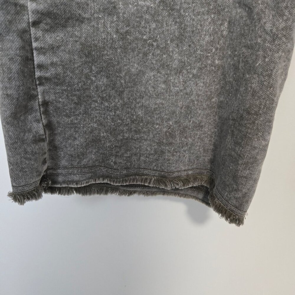 XCVI Sz M Wide Leg Pull-On Grey Washed Pull-On Raw Hem Jean Chambray Ankle Pants - Picture 2 of 9
